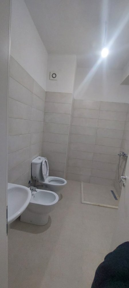 Apartament 1+1 me qera Ali dem(Kompleksi Mangalem) 40.000 Leke (Mangalem)