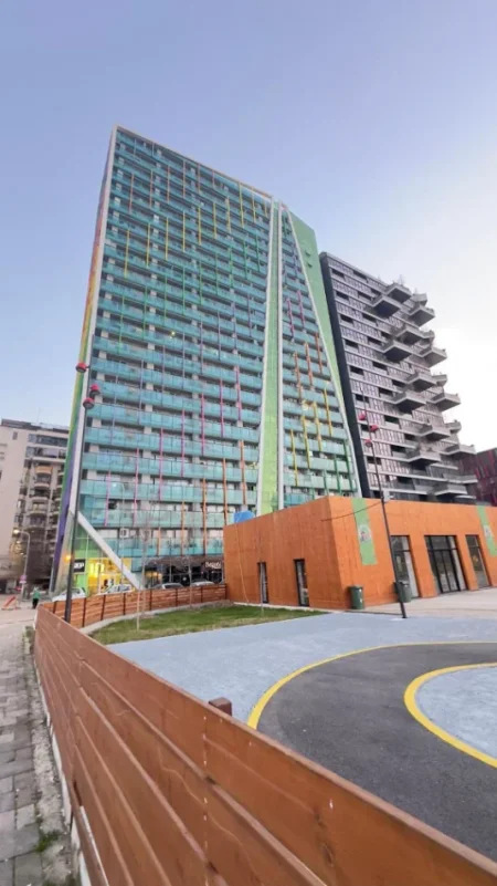 Tirane, jepet me qera apartament 2+1 , 80 m² 1.300 € 