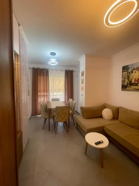 Tirane, jepet me qera apartament 1+1+Ballkon Kati 1, 58 m² 420 € (Astir)