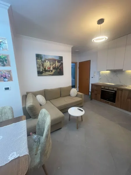 Tirane, jepet me qera apartament 1+1+Ballkon Kati 1, 58 m² 420 € (Astir)
