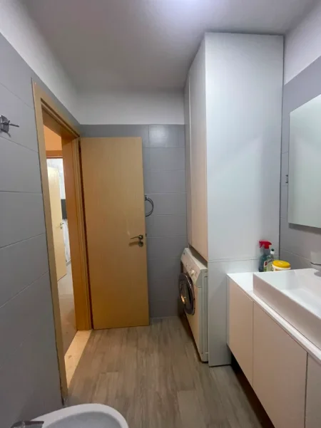 Tirane, jepet me qera apartament 1+1+Ballkon Kati 1, 58 m² 420 € (Astir)