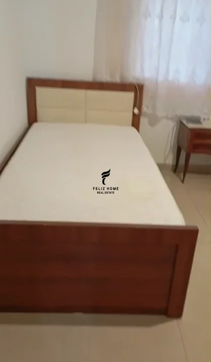 Tirane, jepet me qera apartament 1+1 Kati 1, 65 m² 500 € (RRUGA E ELBASANIT)