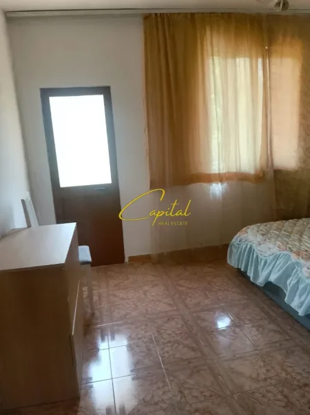 Tirane, jepet me qera apartament 2+1 Kati 1, 90 m² 400 € (ISH TREGU ELEKTIRIK)