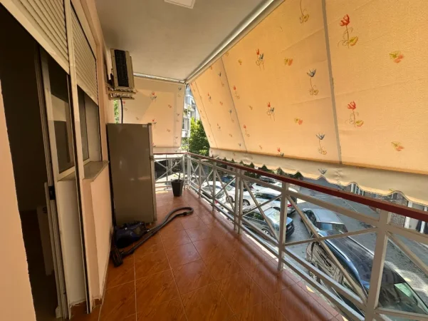 Shqiperi, jepet me qera , 120 m² 900 €  Bllok