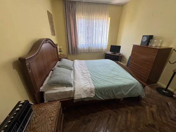 Tirane, jepet me qera apartament 2+1+Ballkon Kati 3, 77 m² 62.000 € (Rruga myslym shyri)