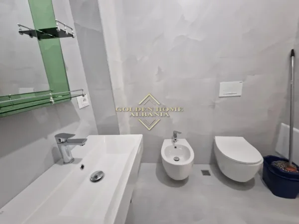 Tirane, jepet me qera apartament , 90 m² 