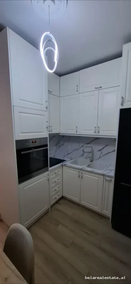 Tirane, shitet apartament 1+1 Kati 2, 57 m² 132.000 € (Rruga Zallit)