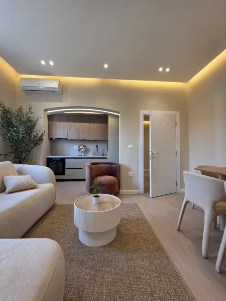 Tirane, jepet me qera apartament 2+1 Kati 3, 110 m² 700 € (Brryli)