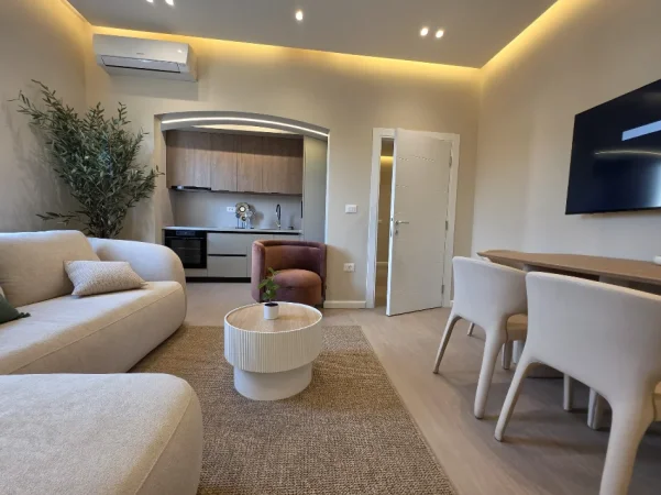 Tirane, jepet me qera apartament 2+1 Kati 3, 110 m² 700 € (Brryli)