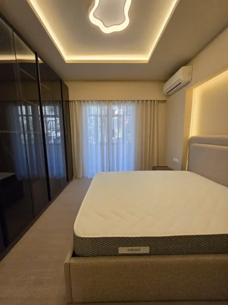 Tirane, jepet me qera apartament 2+1 Kati 3, 110 m² 700 € (Brryli)
