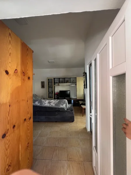 Tirane, jepet me qera Vile 1+1+Aneks+Ballkon Kati 1, 75 m² 450 € (Rruga sul Bega)