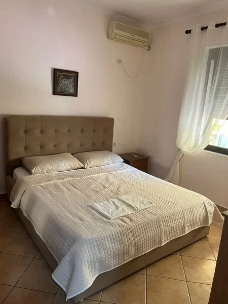 Tirane, ndarje qeraje me vajze apartament 1+1+Ballkon Kati 4, 51 m² 550 € (Rruga durrsit)