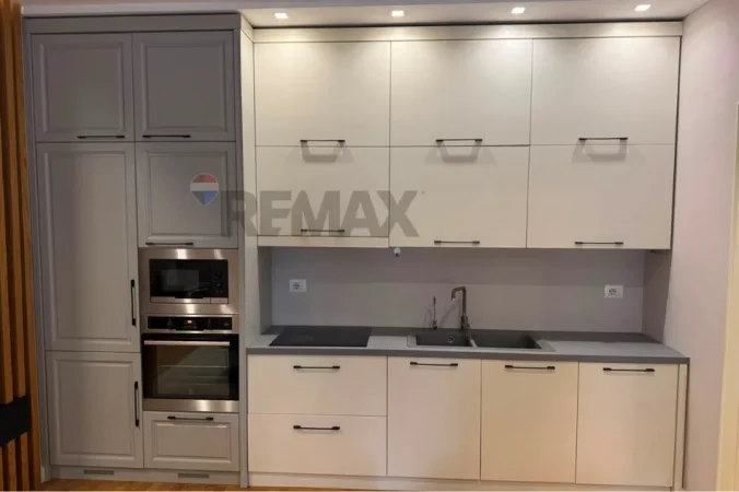 Tirane, jepet me qera apartament , 70 m² 700 € 