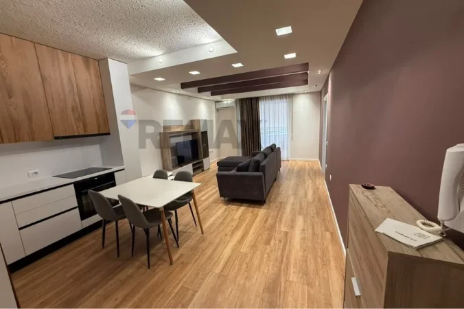 Tirane, jepet me qera apartament , 82 m² 750 € 