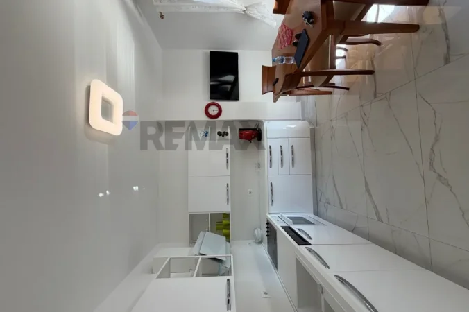 Tirane, jepet me qera apartament , 200 m² 1.300 € 