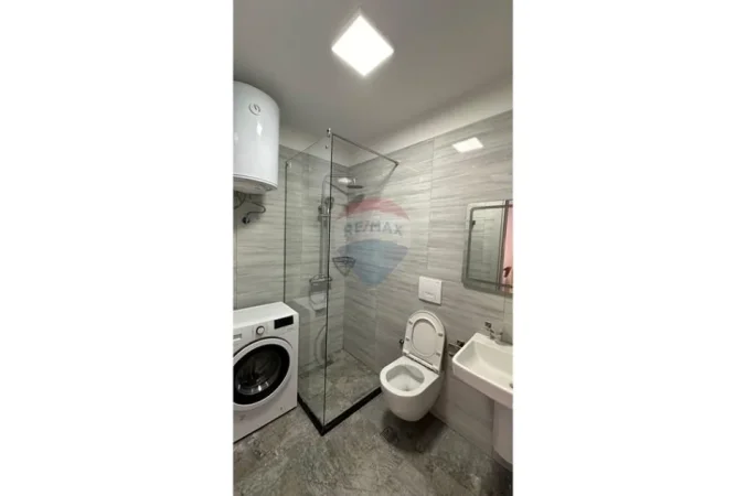 Tirane, jepet me qera apartament , 65 m² 690 € 