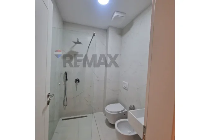 Tirane, jepet me qera Vile , 80 m² 850 € 