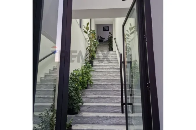 Tirane, jepet me qera Vile , 80 m² 850 € 