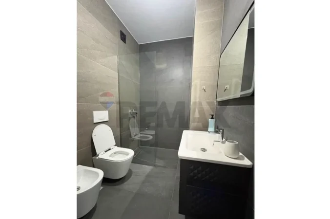 Tirane, jepet me qera apartament , 100 m² 550 € (Univers City)