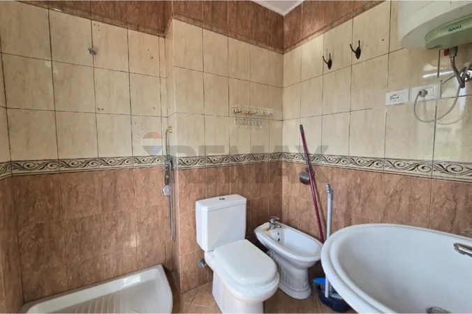 Tirane, jepet me qera apartament , 62 m² 555 € 