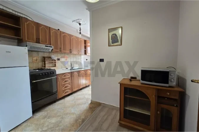 Tirane, jepet me qera apartament , 62 m² 555 € 