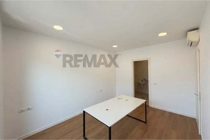 Tirane, jepet me qera , 180 m² 2.660 € 