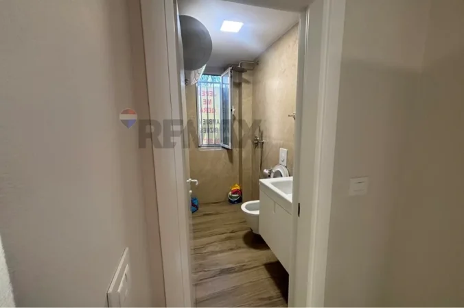Tirane, jepet me qera apartament , 70 m² 700 € 