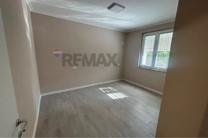 Tirane, jepet me qera apartament , 70 m² 700 € 