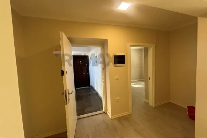 Tirane, jepet me qera apartament , 70 m² 700 € 