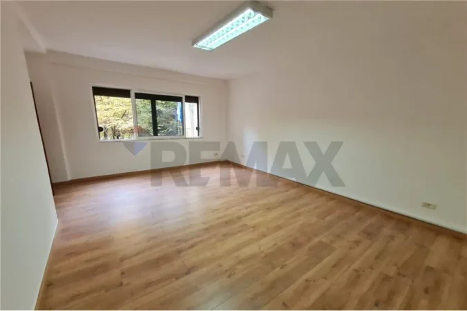 Tirane, jepet me qera , 115 m² 1.000 € 