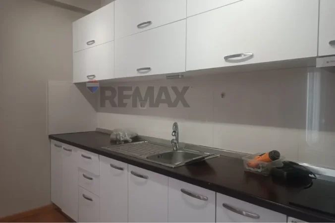 Tirane, jepet me qera apartament , 640 € 