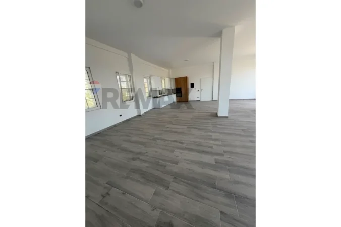 Tirane, jepet me qera apartament , 250 m² 800 € 
