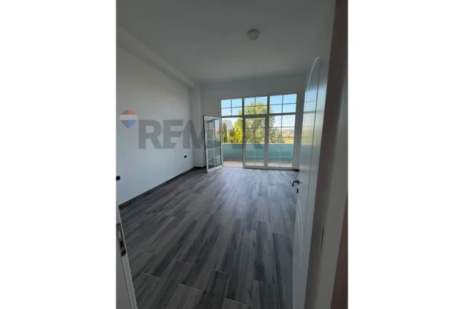 Tirane, jepet me qera apartament , 250 m² 800 € 