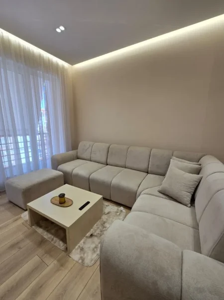 Tirane, jepet me qera apartament 2+1 Kati 4, 110 m² 900 € (Vizion plus)