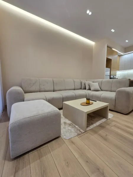Tirane, jepet me qera apartament 2+1 Kati 4, 110 m² 900 € (Vizion plus)