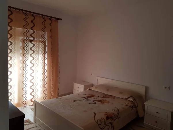 Shqiperi, jepet me qera apartament+verande | Penthouse 1+1+Ballkon Kati 2, 350 € (3 Deshmoret)