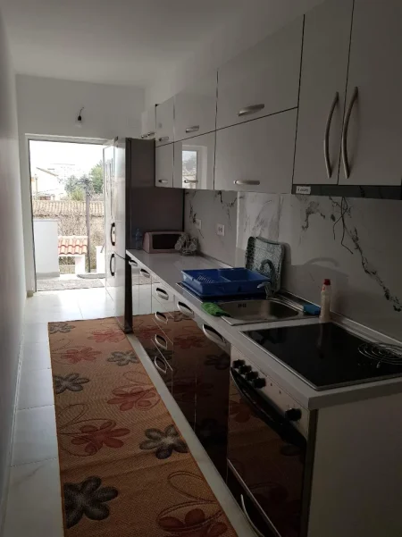 Shqiperi, jepet me qera apartament+verande | Penthouse 1+1+Ballkon Kati 2, 350 € (3 Deshmoret)