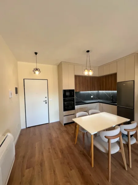 Tirane, jepet me qera apartament 2+1+Aneks+Ballkon Kati 2, 104 m² 750 € (Rruga Memo Meto)