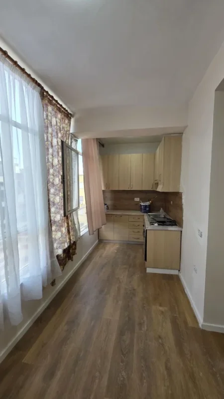 Tirane, shitet apartament 2+1 Kati 8, 74 m² 118.000 € (Astir bar artisti)
