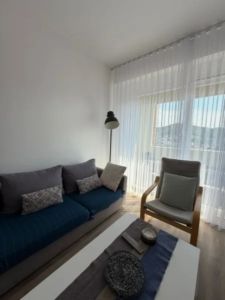 Tirane, jepet me qera apartament 2+1 Kati 10, 95 m² 600 € (Golden park)