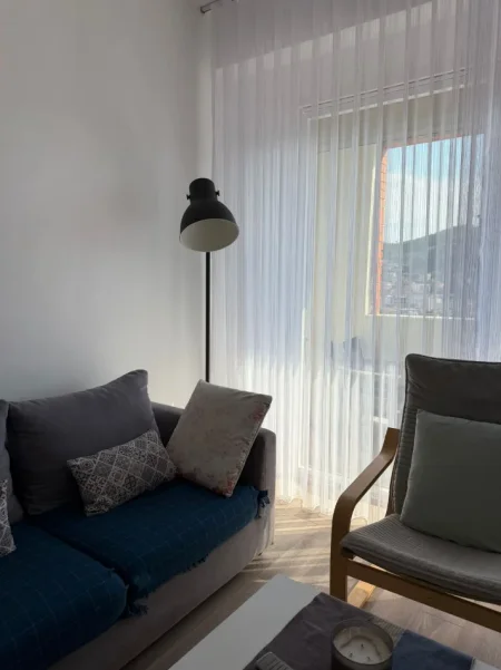 Tirane, jepet me qera apartament 2+1 Kati 10, 95 m² 600 € (Golden park)