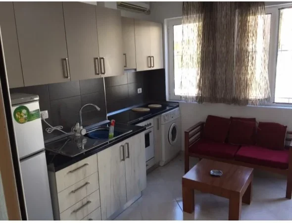 Tirane, jepet me qera apartament Studio Kati 1, 45 m² 450 € (Rruga e Durresit)