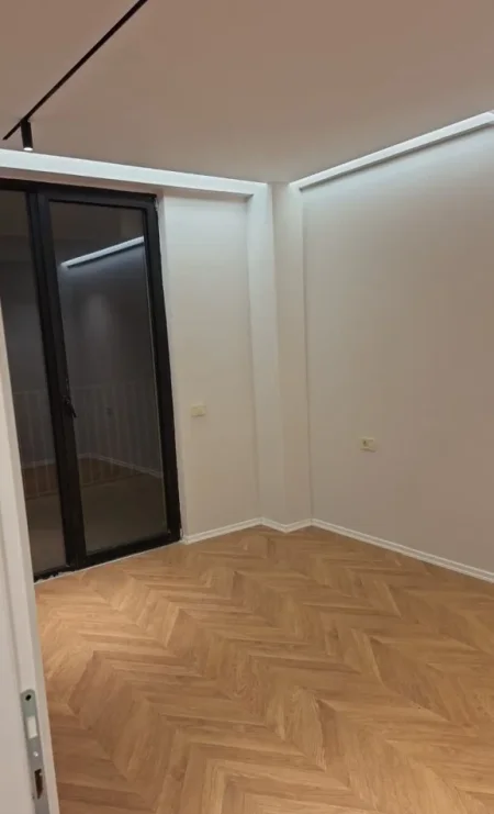 Tirane, jepet me qera apartament 2+1 Kati 3, 116 m² 1.000 € (Rruga Mine Peza)