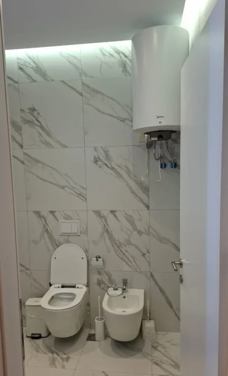 Tirane, jepet me qera apartament 2+1 Kati 3, 116 m² 1.000 € (Rruga Mine Peza)
