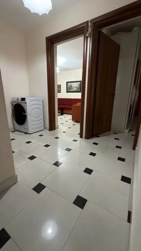 Tirane, jepet me qera apartament 2+1 Kati 2, 90 m² 600 € (Spitali Gjerman tek Rruga e Kavajes)