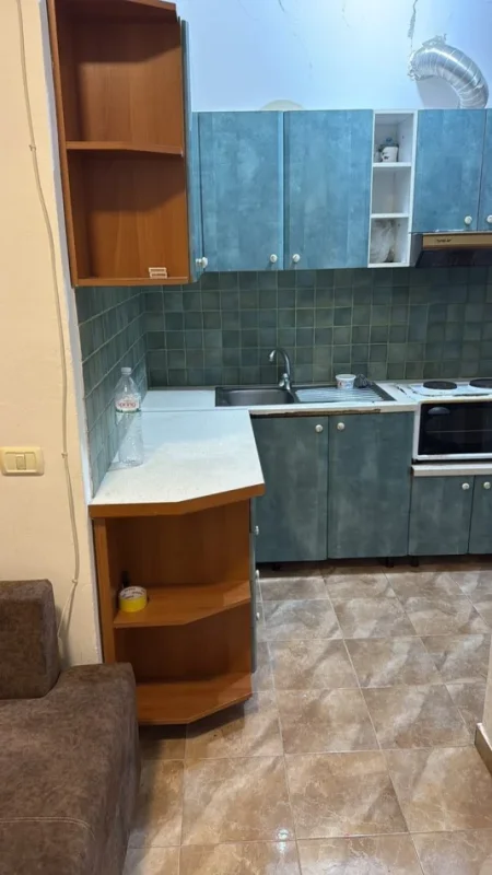Tirane, jepet me qera apartament 1+1 Kati 2, 37 m² 400 € (Pazari i Ri)