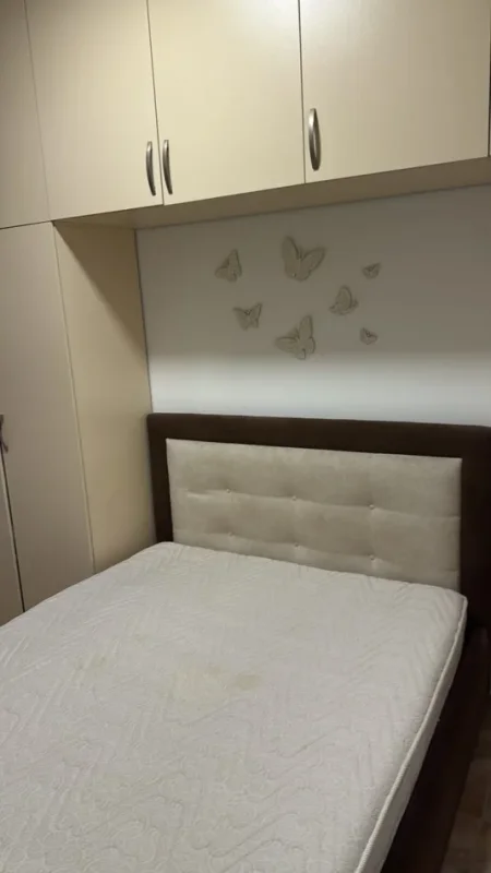 Tirane, jepet me qera apartament 1+1 Kati 2, 37 m² 400 € (Pazari i Ri)