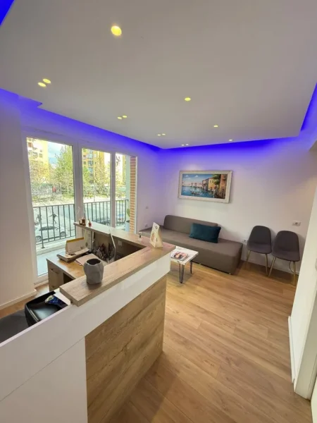 Tirane, shitet ambjent biznesi Kati 1, 120 m² 70000 € (Fusha Aviacionit)
