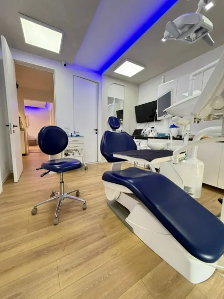 Tirane, shitet ambjent biznesi Kati 1, 120 m² 70000 € (Fusha Aviacionit)