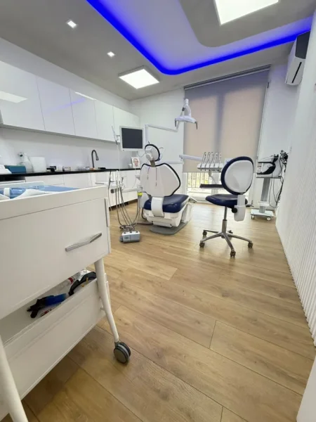 Tirane, shitet ambjent biznesi Kati 1, 120 m² 70000 € (Fusha Aviacionit)